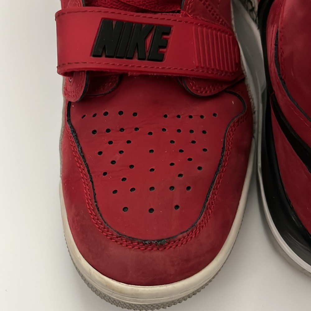 2018 Jordan Legacy 312 Toro. Red/Black. Men’s 8. Good used condition! - Picture 11 of 14